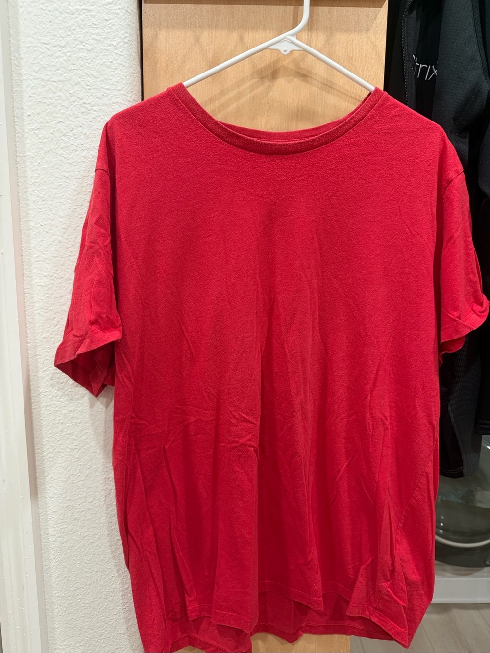 Old Navy Men's Bright Red Short Sleeve Crew Tee